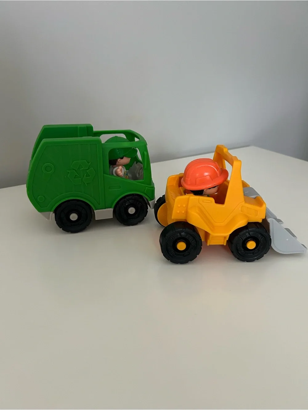 Fisher-Price Little People Bundle Recycle Truck & Bulldozer Toy Vehicle Figurine